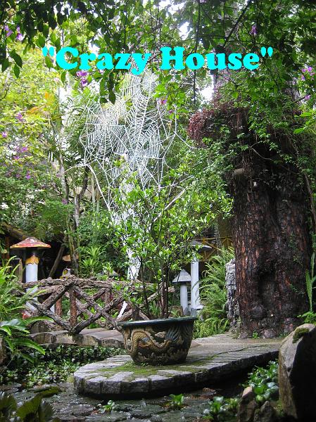 071012 Crazy House.JPG